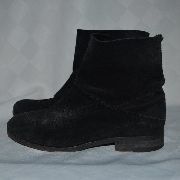 Sz 7.5 Eileen Fisher Black Suede Pull On Ankle Boots - Picture 1 of 7